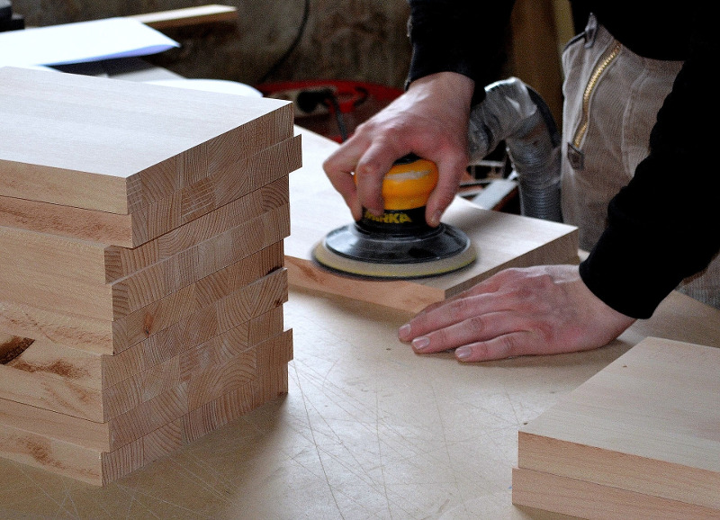 Pixabay - carpenter-3276186_800